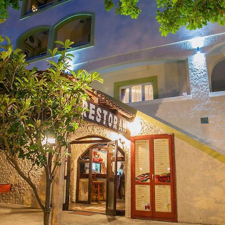 Hotel Pansion Nobel Petrovac na moru Exterior foto