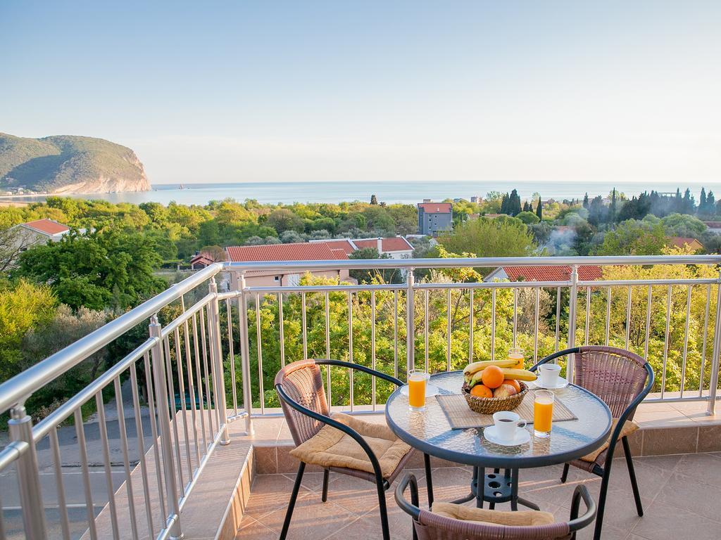 Hotel Pansion Nobel Petrovac na moru Exterior foto