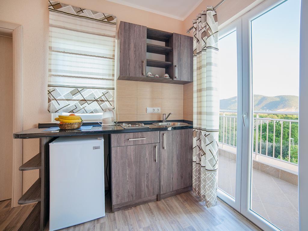 Hotel Pansion Nobel Petrovac na moru Zimmer foto