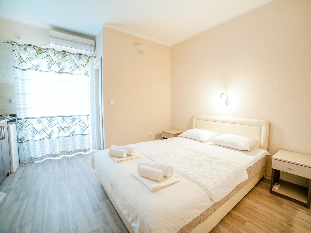 Hotel Pansion Nobel Petrovac na moru Zimmer foto