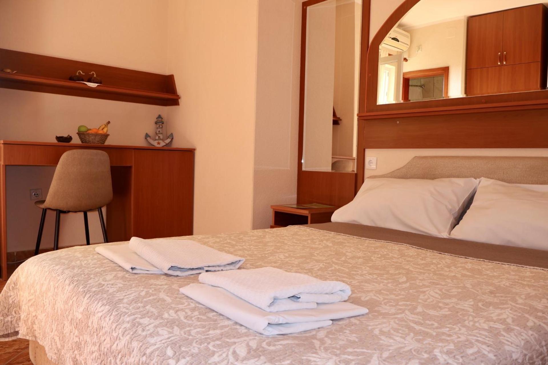 Hotel Pansion Nobel Petrovac na moru Exterior foto