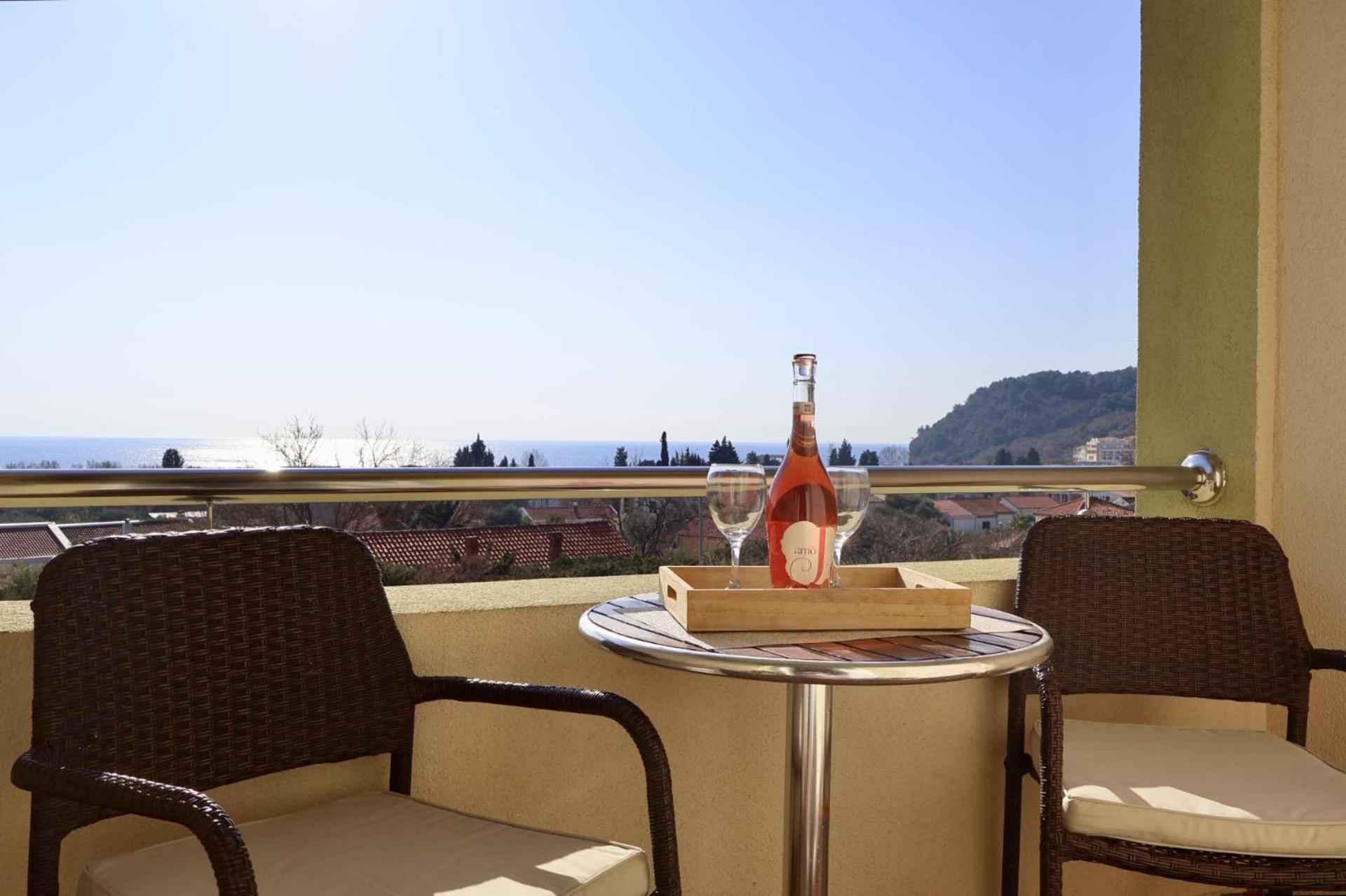 Hotel Pansion Nobel Petrovac na moru Exterior foto