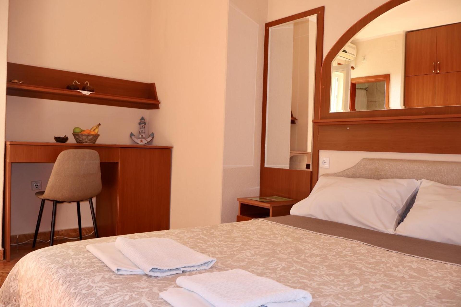 Hotel Pansion Nobel Petrovac na moru Exterior foto