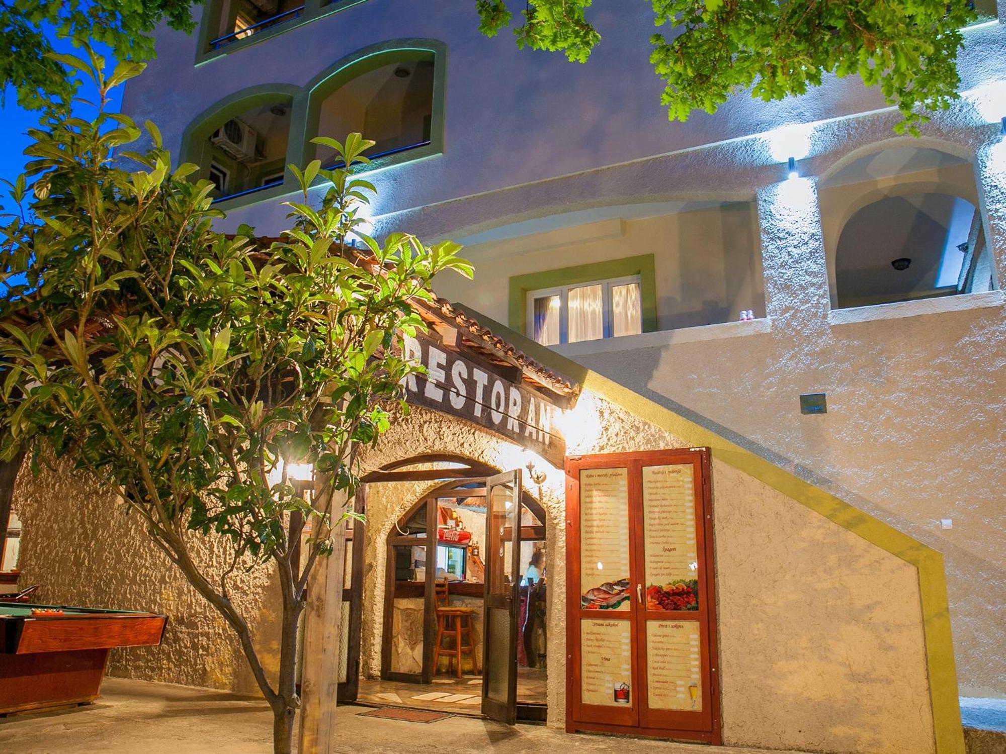 Hotel Pansion Nobel Petrovac na moru Exterior foto
