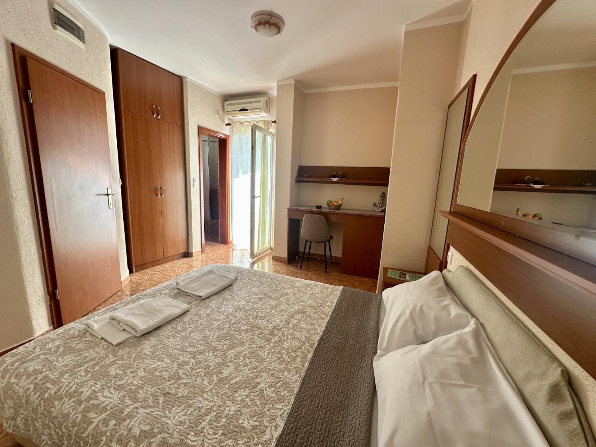 Hotel Pansion Nobel Petrovac na moru Exterior foto
