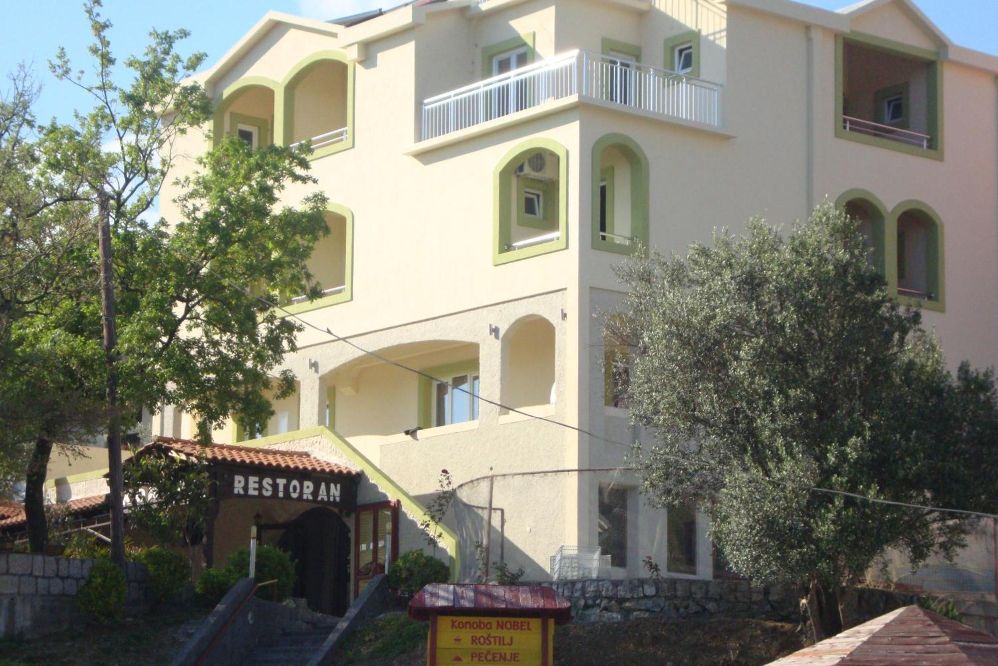 Hotel Pansion Nobel Petrovac na moru Exterior foto