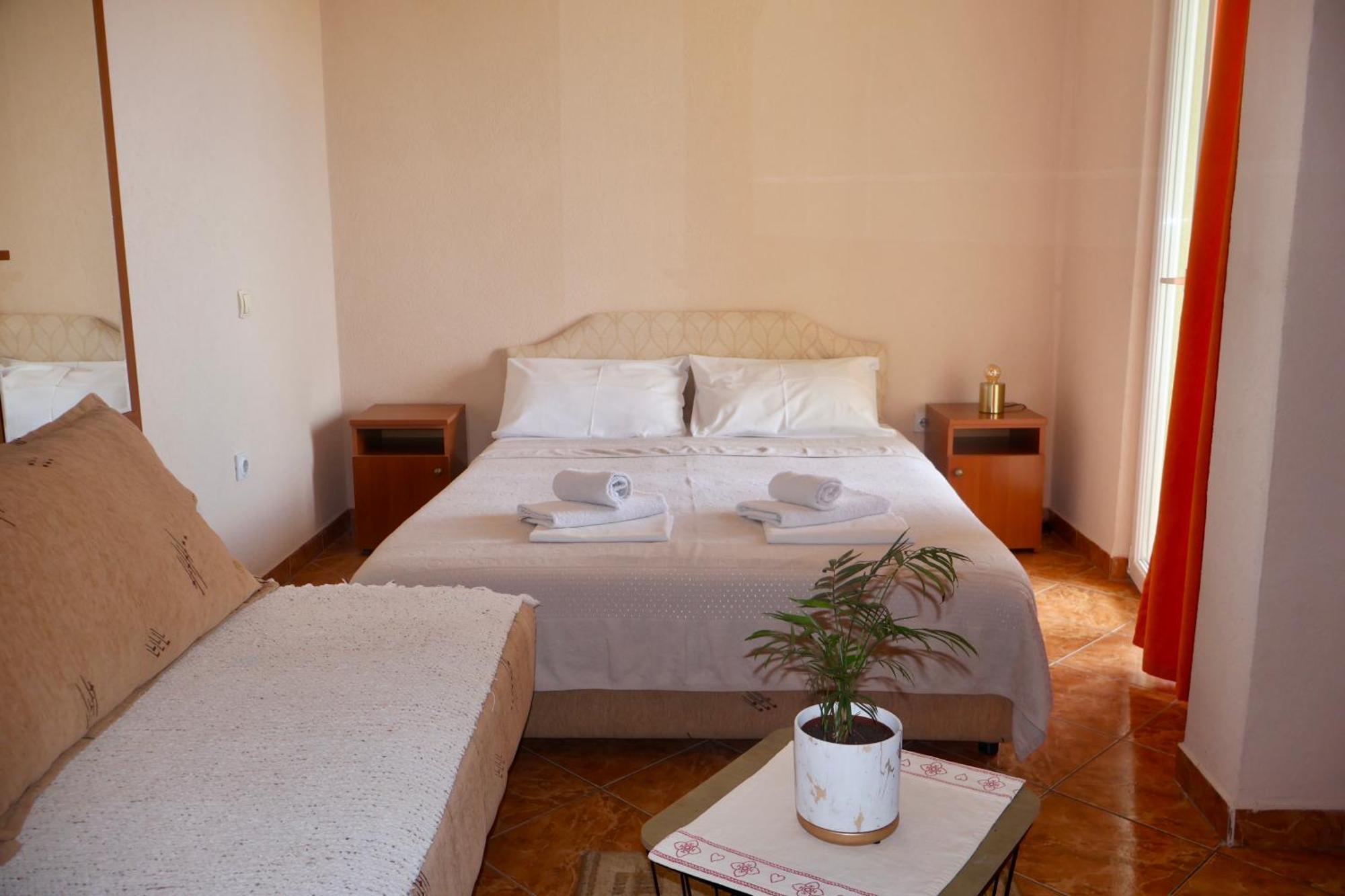 Hotel Pansion Nobel Petrovac na moru Zimmer foto