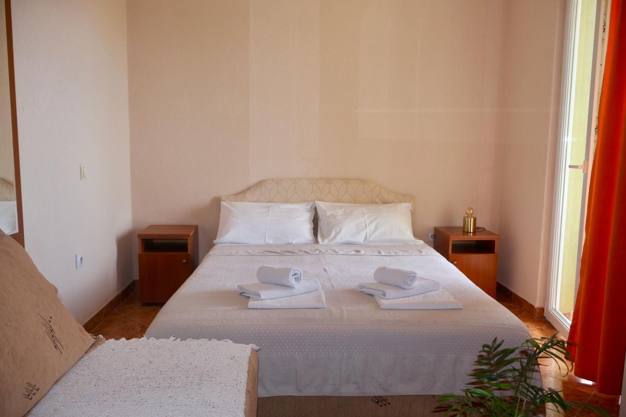Hotel Pansion Nobel Petrovac na moru Zimmer foto