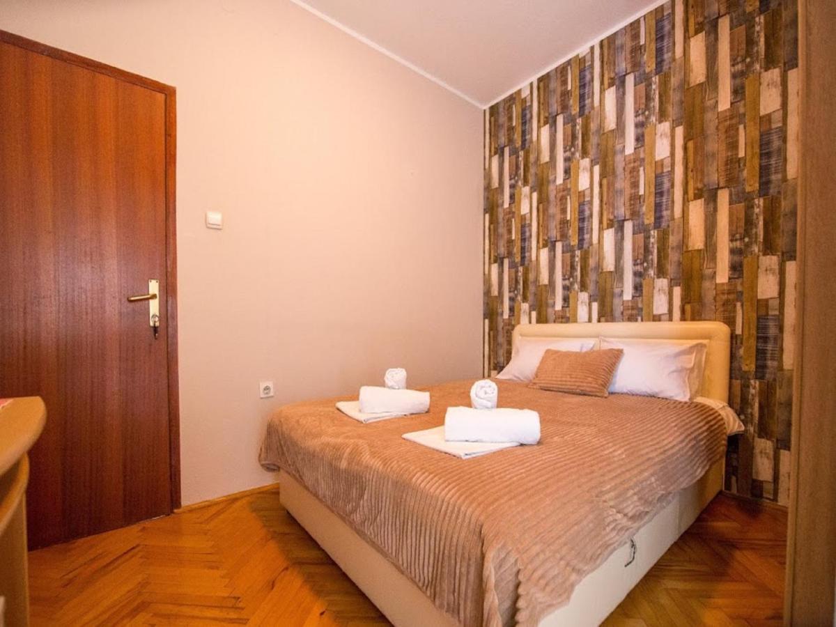 Hotel Pansion Nobel Petrovac na moru Exterior foto