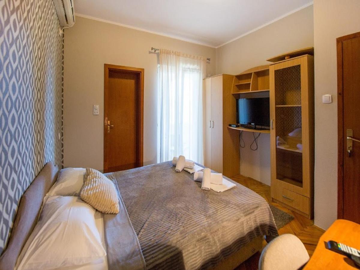 Hotel Pansion Nobel Petrovac na moru Exterior foto